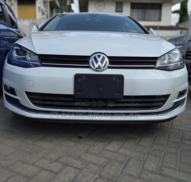 Volkswagen Golf TSI SE FWD 2018 White