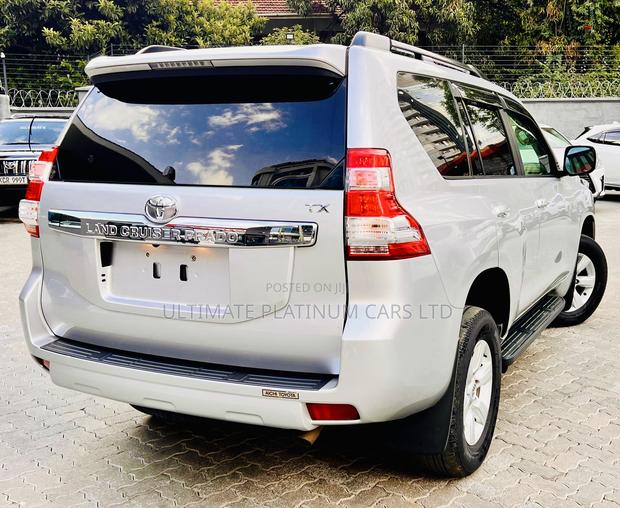 Toyota Land Cruiser Prado 2.8 2017 Silver