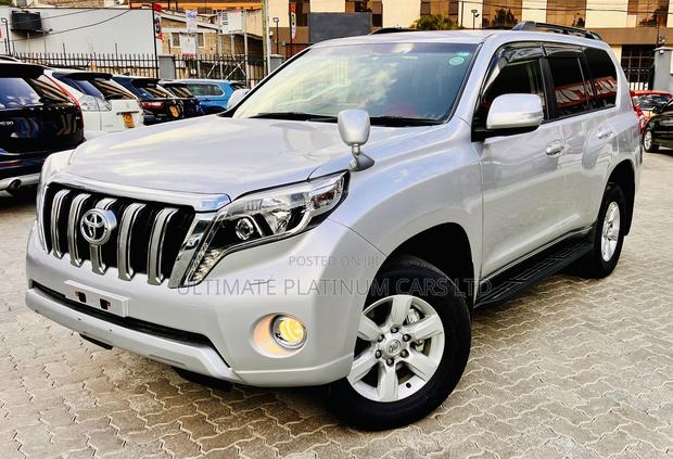 Toyota Land Cruiser Prado 2.8 2017 Silver