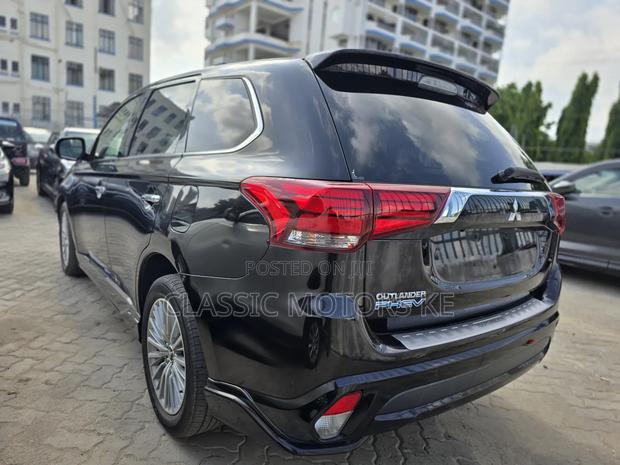 Mitsubishi Outlander 2.0 PHEV AWD 2018 Black