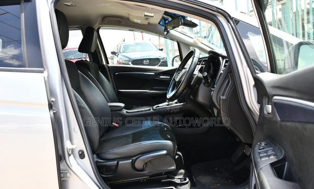 Honda Fit Shuttle 2017 Silver