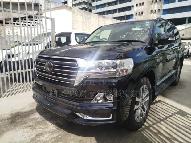 Toyota Land Cruiser 4.6 V8 ZX 2018 Black