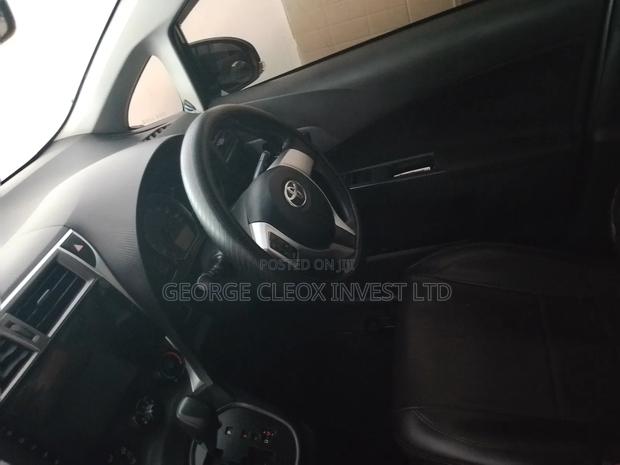 Toyota Ractis 2014 Black