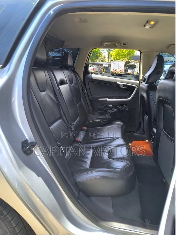 Volvo XC60 2012 Silver