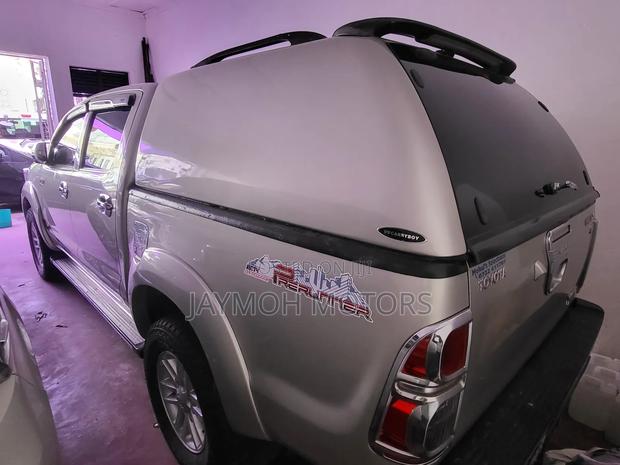 Toyota Hilux 2016 Silver