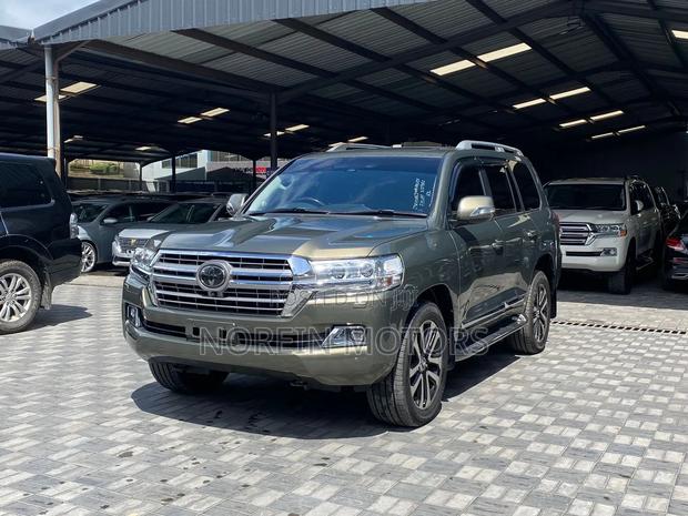 Toyota Land Cruiser 2017 Green