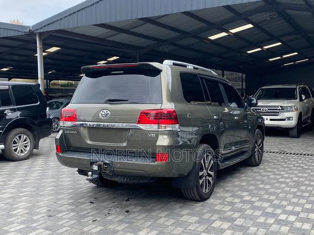 Toyota Land Cruiser 2017 Green
