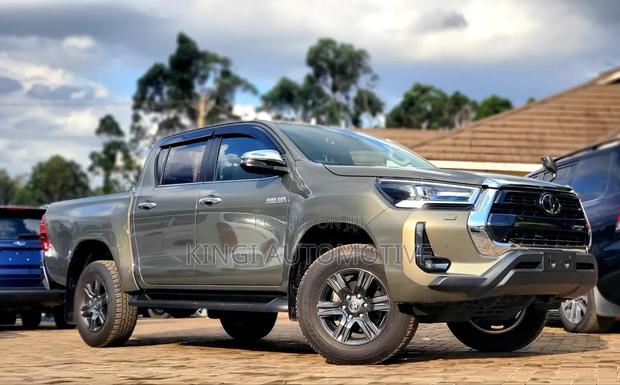 Toyota Hilux Revo Double Cab Deisel 2.4 AWD 2020 Gold