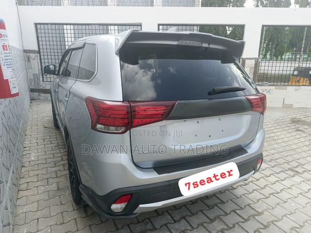 Mitsubishi Outlander 2017 Silver