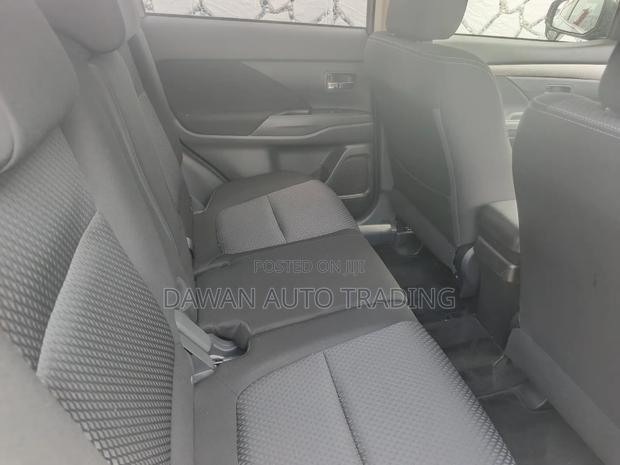 Mitsubishi Outlander 2017 Silver