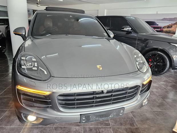 Porsche Cayenne Platinum Edition AWD 2018 Gray