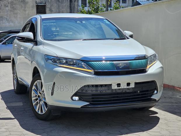 Toyota Harrier 2.0 4WD 2018 Pearl