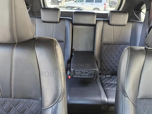 Toyota Harrier 2.0 4WD 2018 Pearl