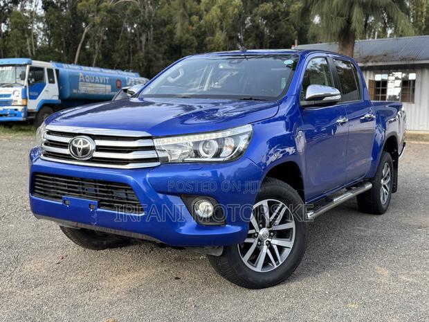 Toyota Hilux 2017 Blue