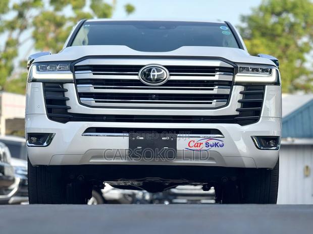 Toyota Land Cruiser 3.3 Diesel 4WD 2021 Pearl