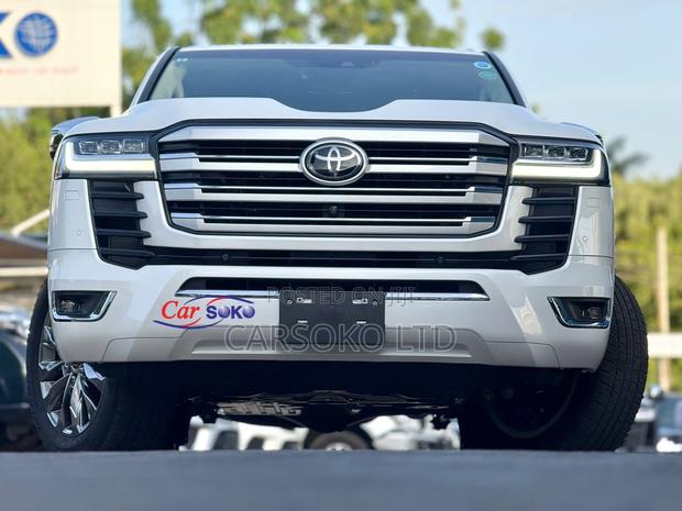 Toyota Land Cruiser 3.3 Diesel 4WD 2021 Pearl
