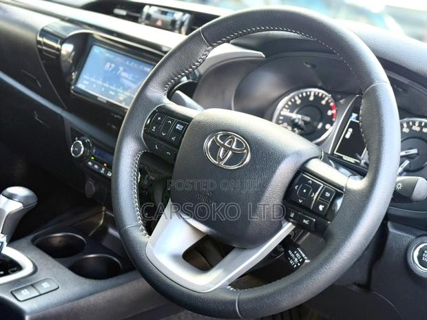 Toyota Hilux 2.4 Diesel 2020 Blue