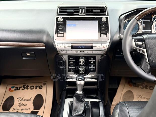 Toyota Land Cruiser Prado 3.0 190hp 2018 Gray