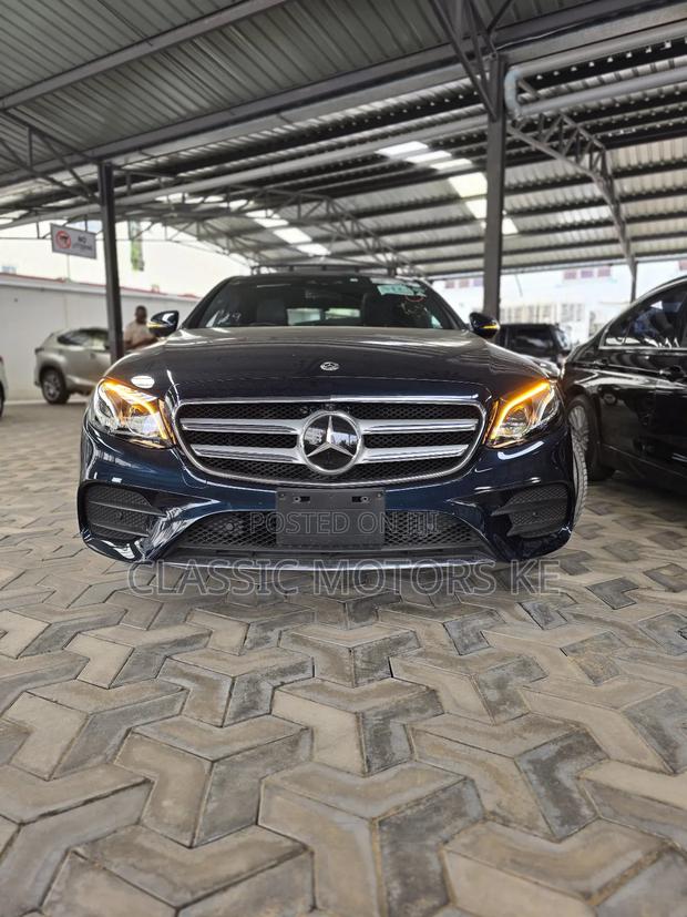 Mercedes-Benz E200 2018 Blue