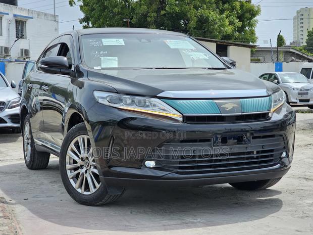 Toyota Harrier 2.0 2017 Black