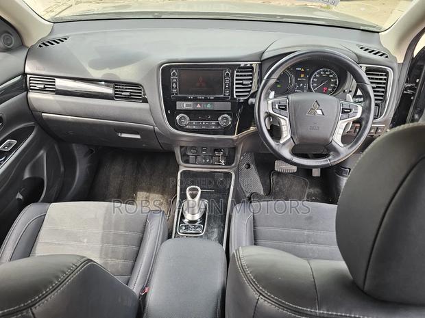 Mitsubishi Outlander 2.4 PHEV AWD 2018 Black