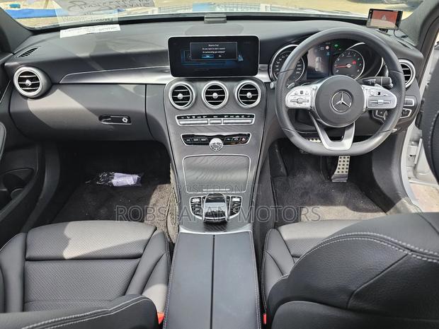 Mercedes-Benz C180 2019 Silver