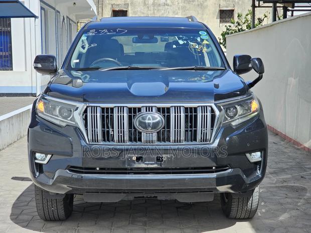 Toyota Land Cruiser Prado 2.8 2018 Black
