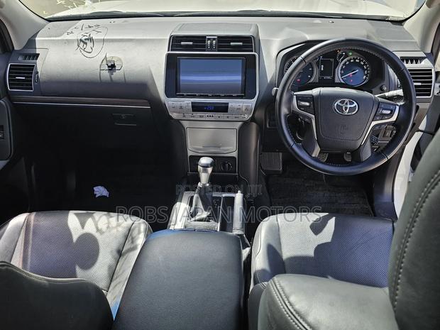 Toyota Land Cruiser Prado 2.8 2018 Pearl