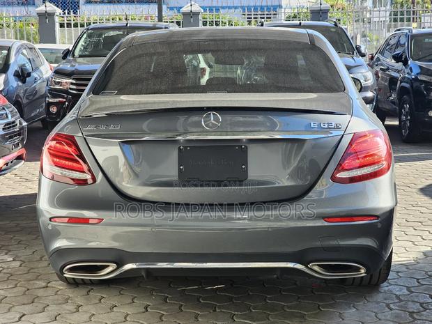 Mercedes-Benz E200 2018 Gray