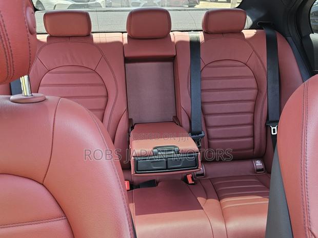 Mercedes-Benz C200 2018 Pearl