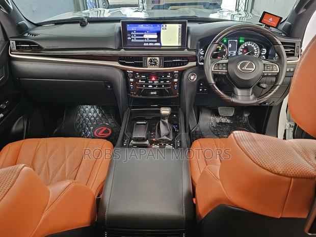 Lexus LX 570 AWD 2018 Pearl