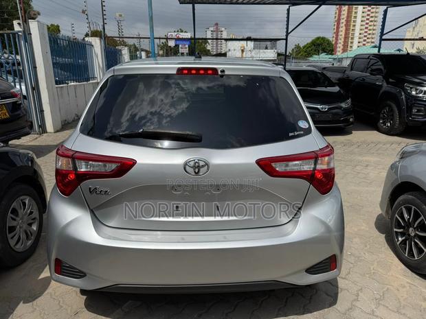 Toyota Vitz 2017 Gray
