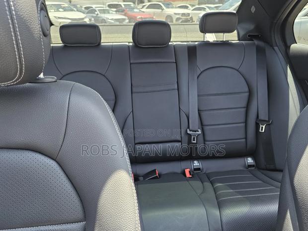 Mercedes-Benz C200 2019 Red
