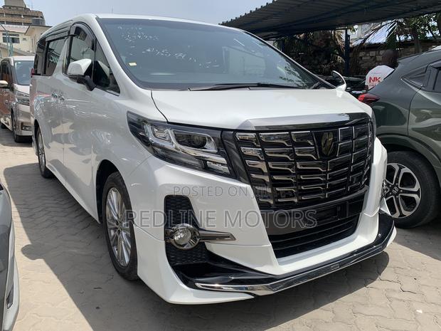 Toyota Alphard 2.5 Petrol AWD 2017 White