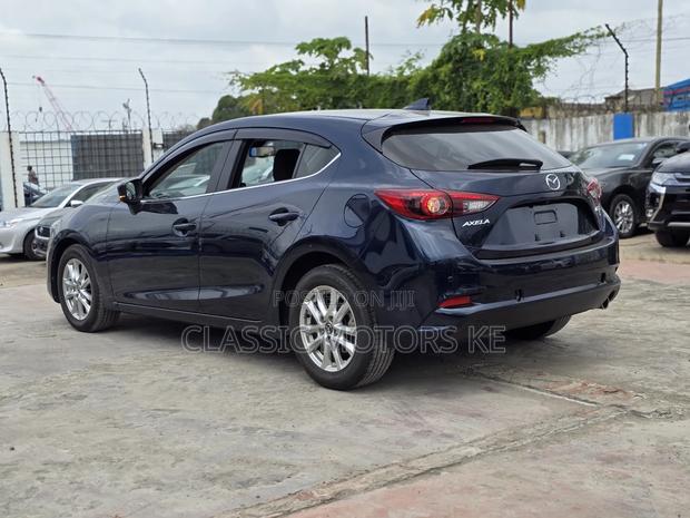 Mazda Axela 2018 Blue