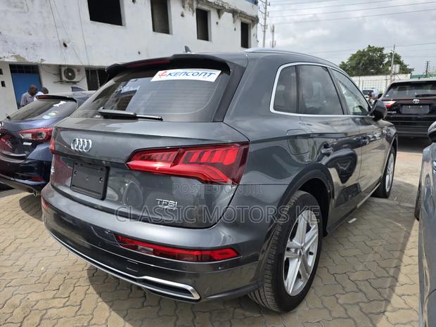 Audi Q5 2.0T Tech Premium AWD quattro 2018 Gray