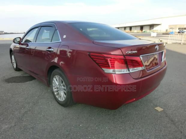 Toyota Crown 2017 Burgundy
