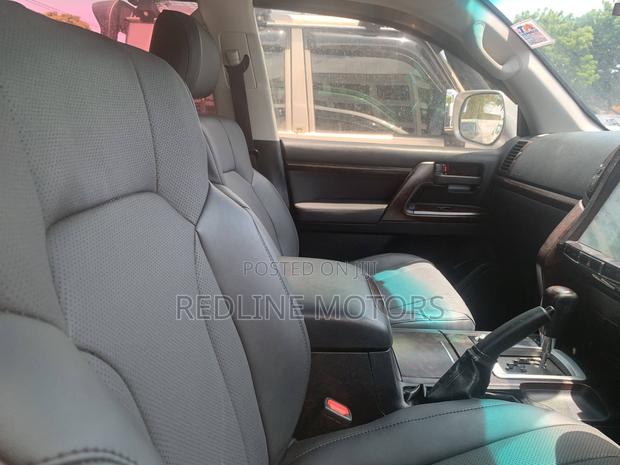 Toyota Land Cruiser 4.6 V8 ZX 2015 Gray