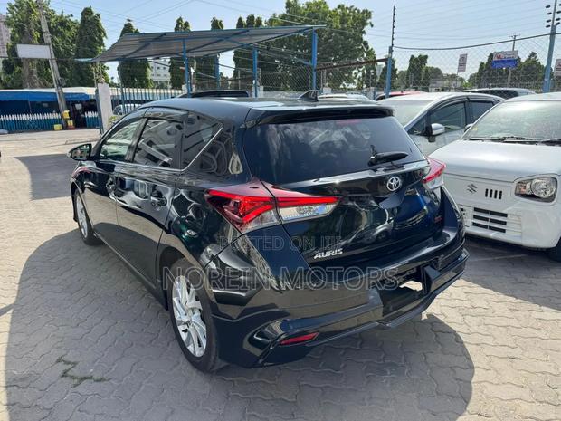 Toyota Auris 2017 Matt Black