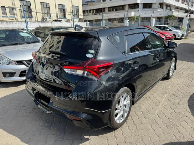 Toyota Auris 2017 Matt Black