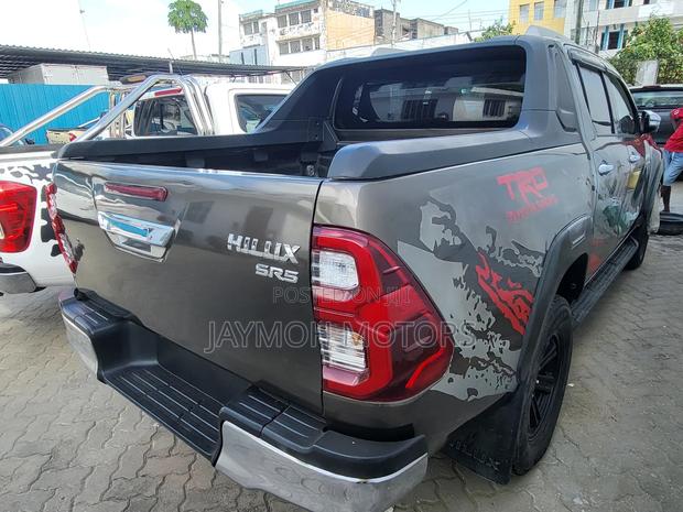 Toyota Hilux 2017 Brown