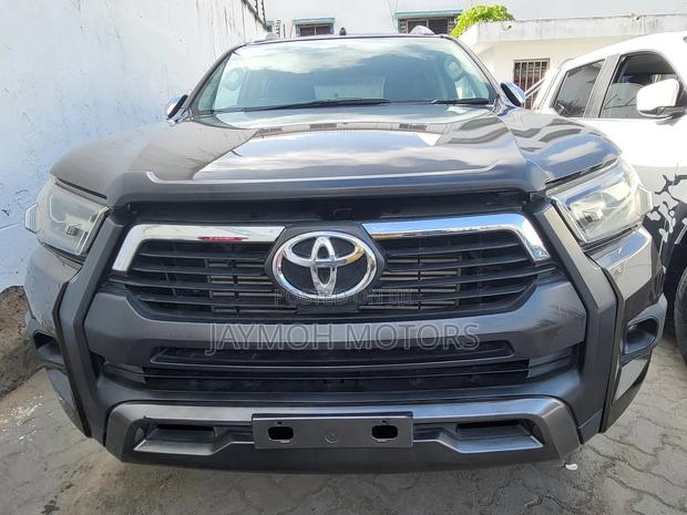 Toyota Hilux 2017 Brown