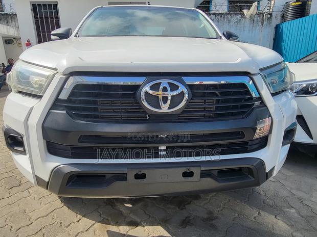 Toyota Hilux 2017 White