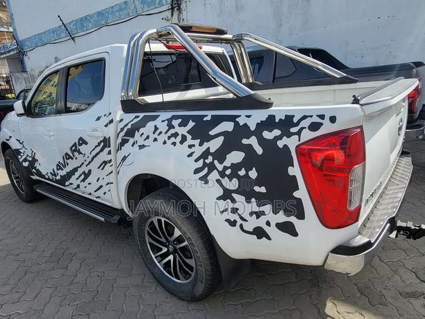 Nissan Navara 2017 White