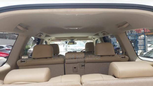 Toyota Land Cruiser Prado 2019 Off white