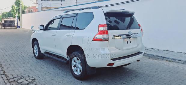 Toyota Land Cruiser Prado 2017 Pearl
