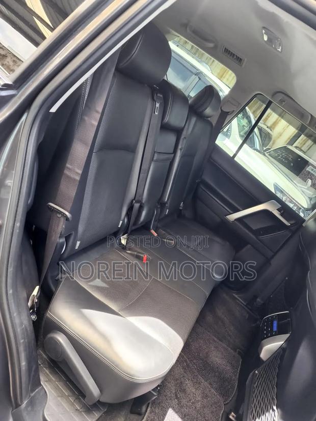 Toyota Land Cruiser Prado 2019 Gray