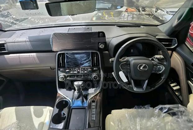 Lexus LX 2023 Gray