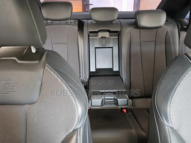 Audi A4 2.0T ultra Premium FWD 2017 Pearl