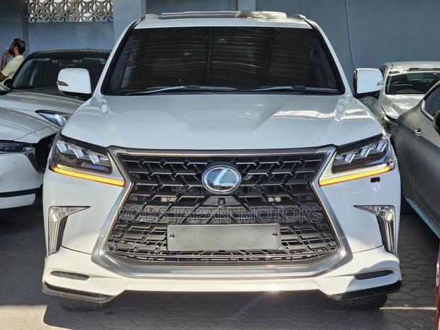 Lexus LX 570 AWD 2016 Off white